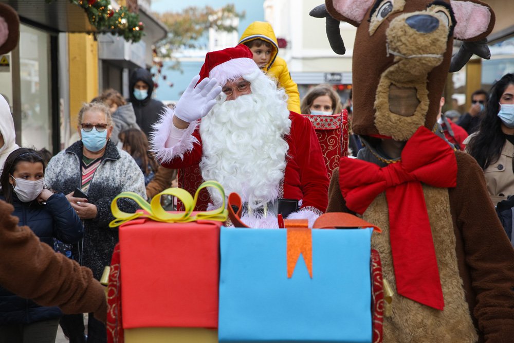 Chegada do Pai Natal dá Início às Festas de Natal em Setúbal com Música, Cultura e Tradição