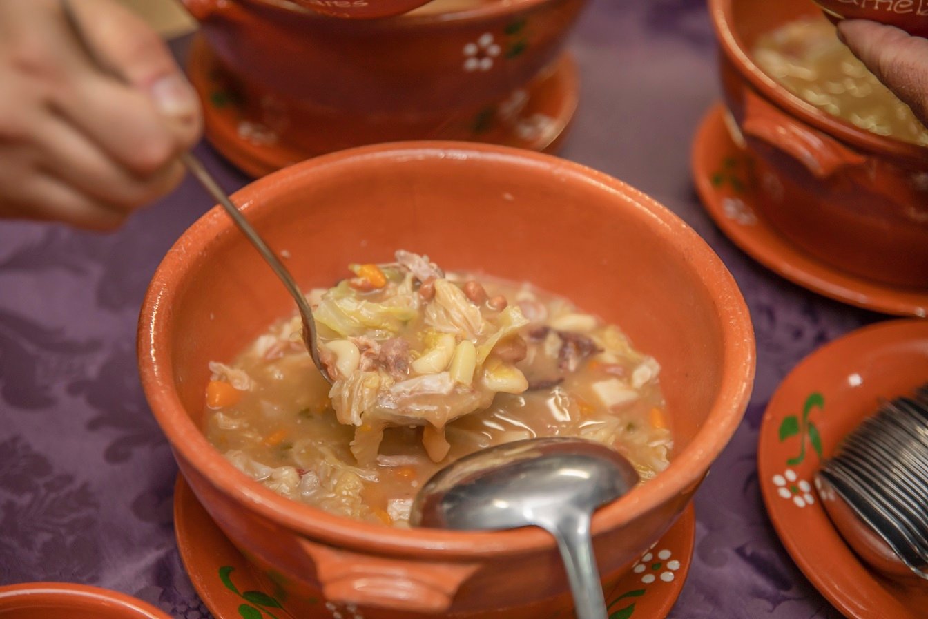 Sopa Caramela aquece o Mercado Municipal de Pinhal Novo aos sábados