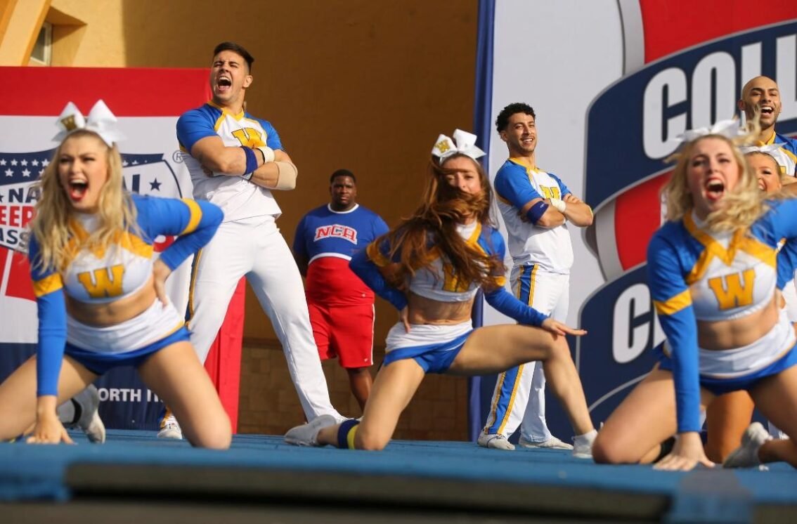Crescimento do cheerleading atrai brasileiros para universidades nos EUA