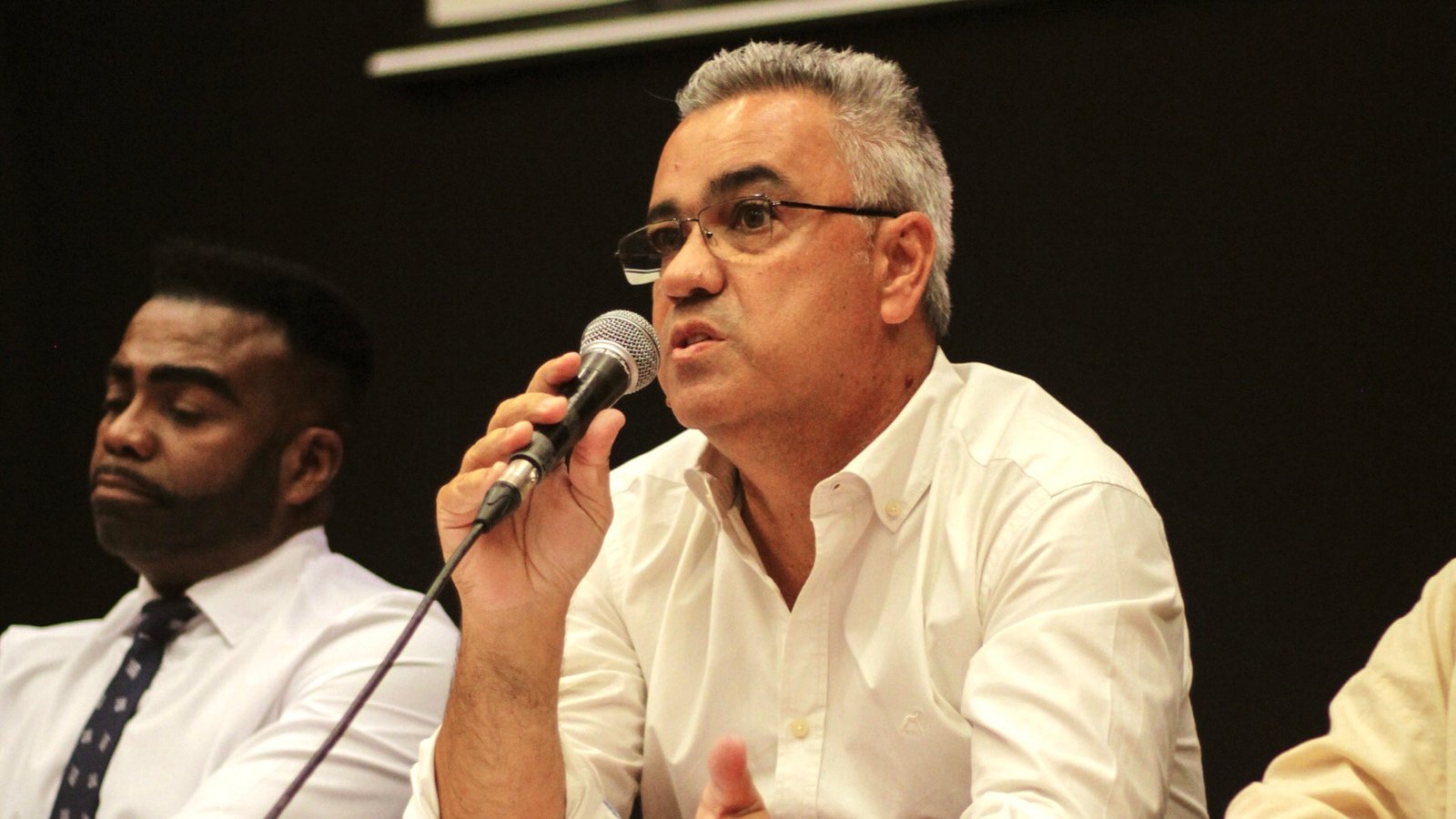 Fernando José confirma cumprir mandato e liderar oposição